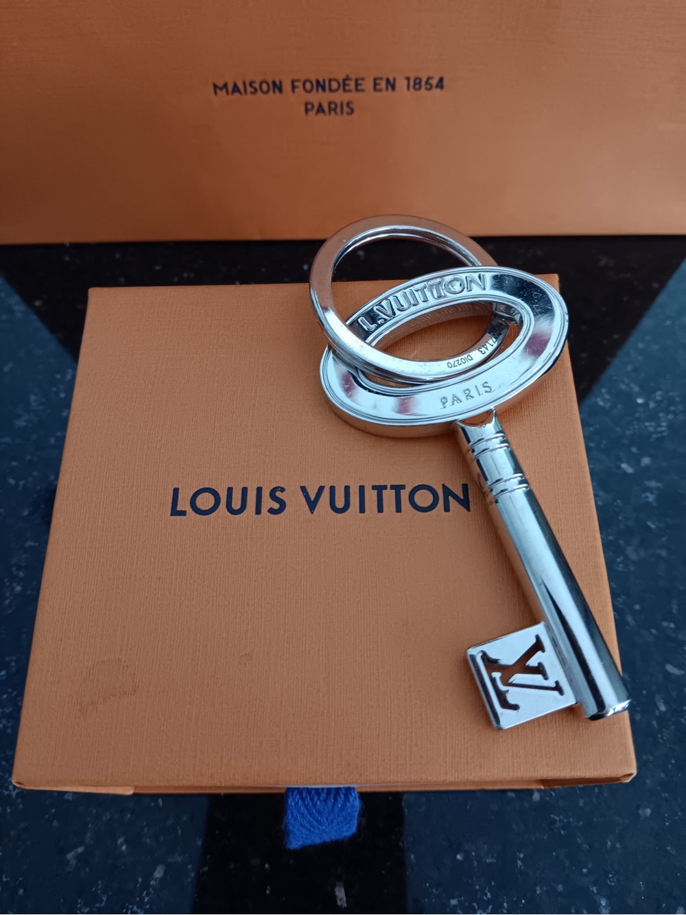 AUTHENTIC Louis Vuitton Porte Cles Travel Key Keychain, Silver